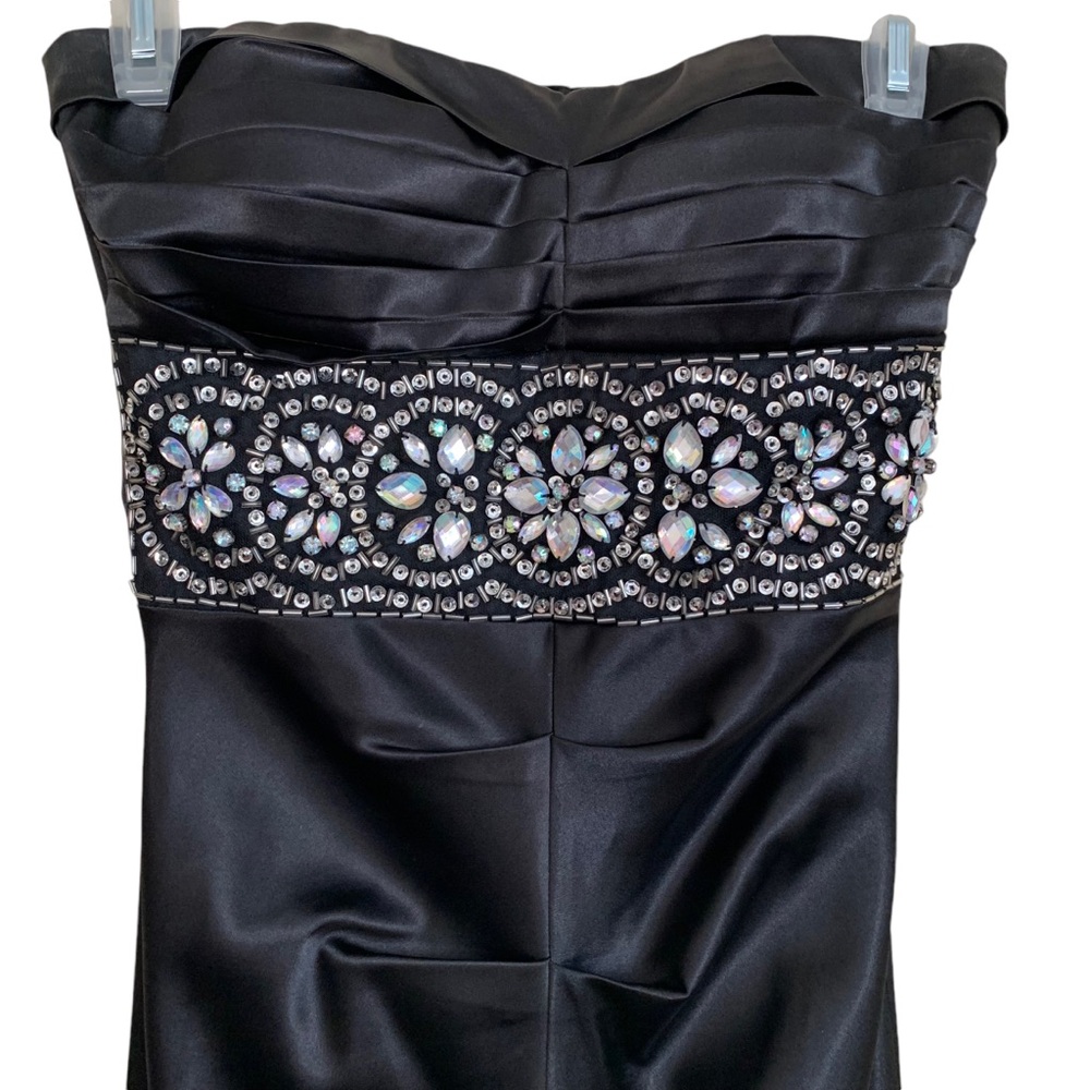 Elegant Black Strapless Prom Dress